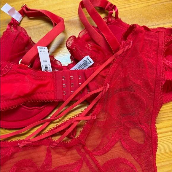 Victorias Secret DREAM ANGELS Push Up Without Padding Bra Thong Set NWT red bow - Picture 6 of 6